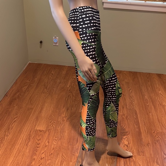 Gold Sheep Jungle Print Legging Crop Style Size M - Picture 3 of 8